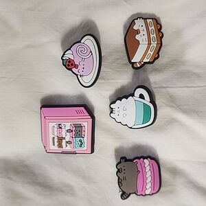 Pusheen shoe charms set